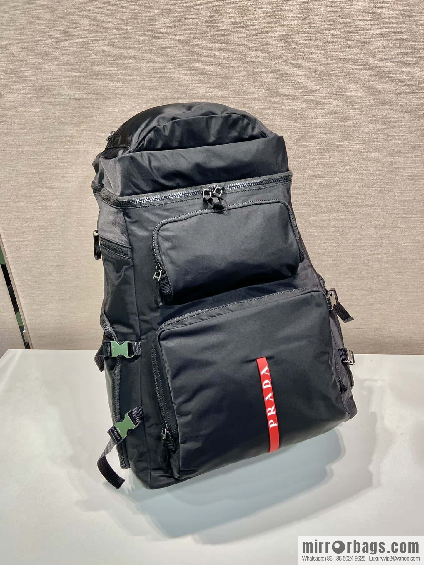 PRADA 🎉 new mountaineering bag 🎉 2VZ086 new product