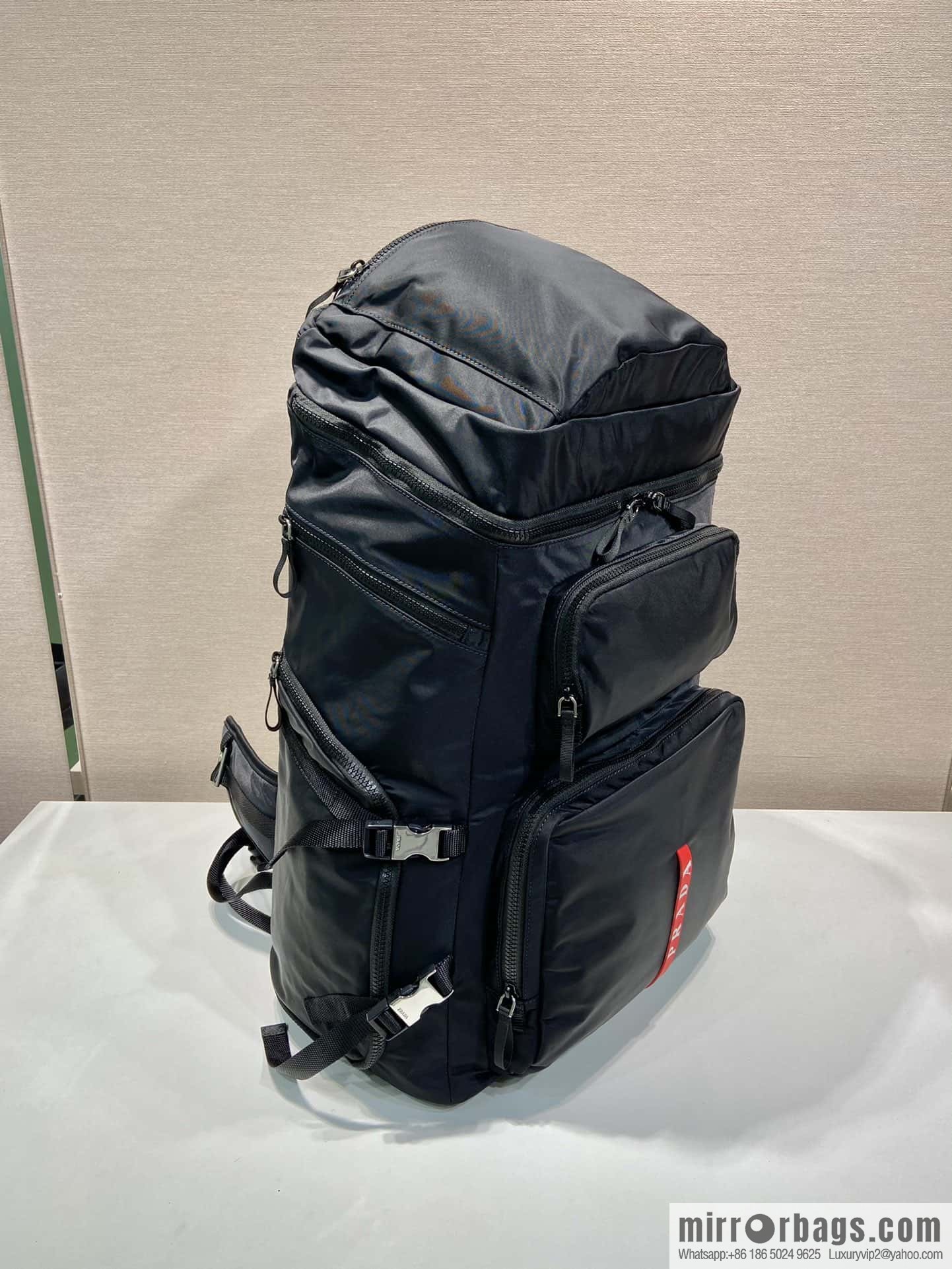 PRADA 🎉 new mountaineering bag 🎉 2VZ086 new product