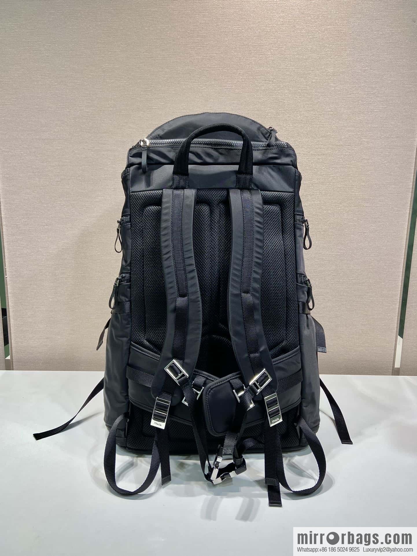 PRADA 🎉 new mountaineering bag 🎉 2VZ086 new product