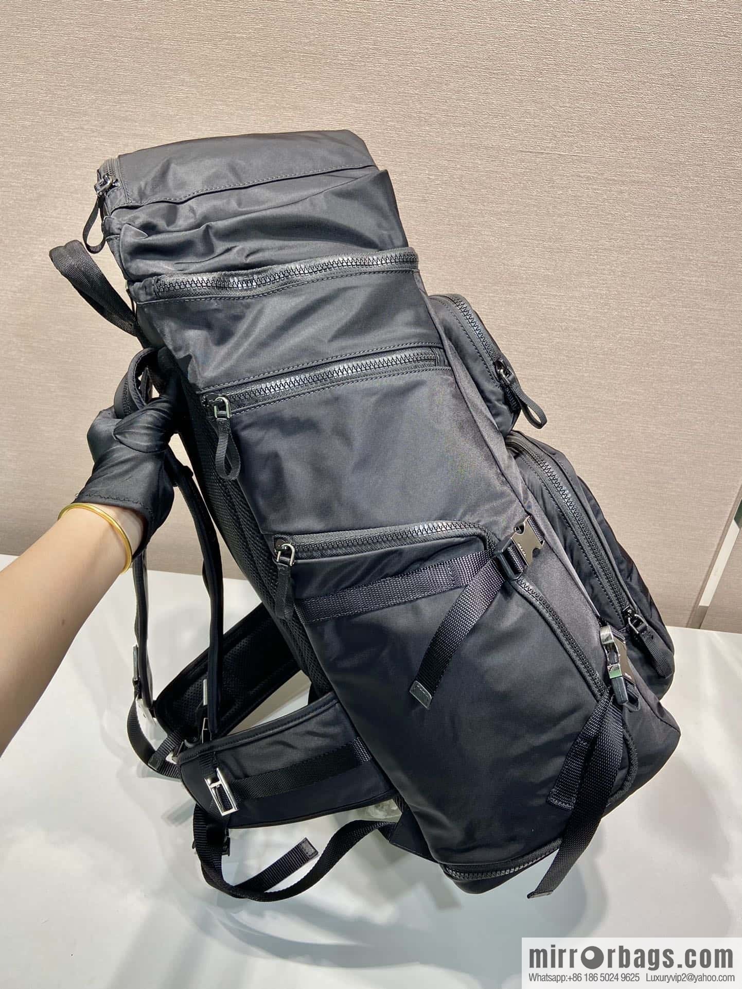PRADA 🎉 new mountaineering bag 🎉 2VZ086 new product