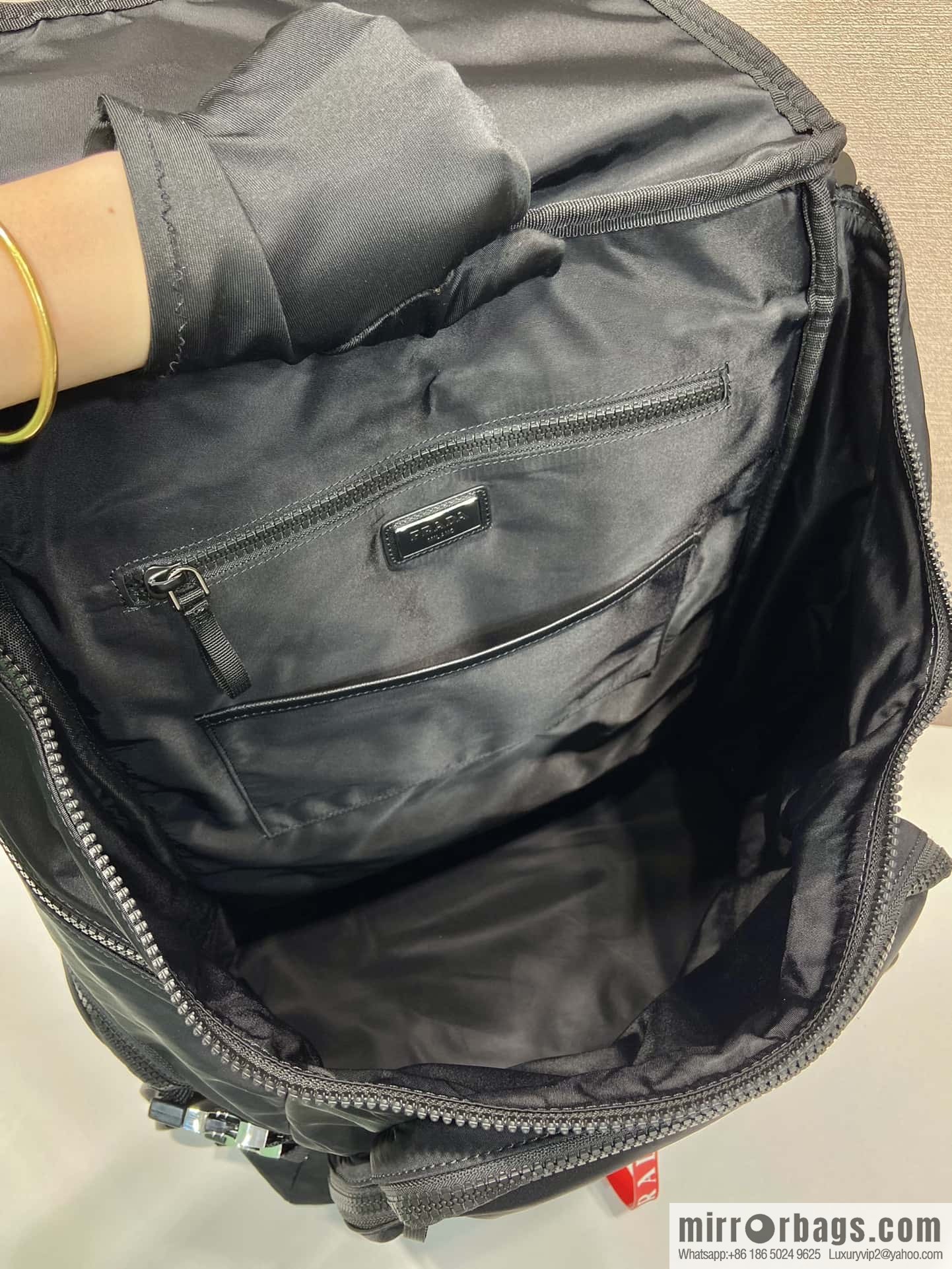 PRADA 🎉 new mountaineering bag 🎉 2VZ086 new product