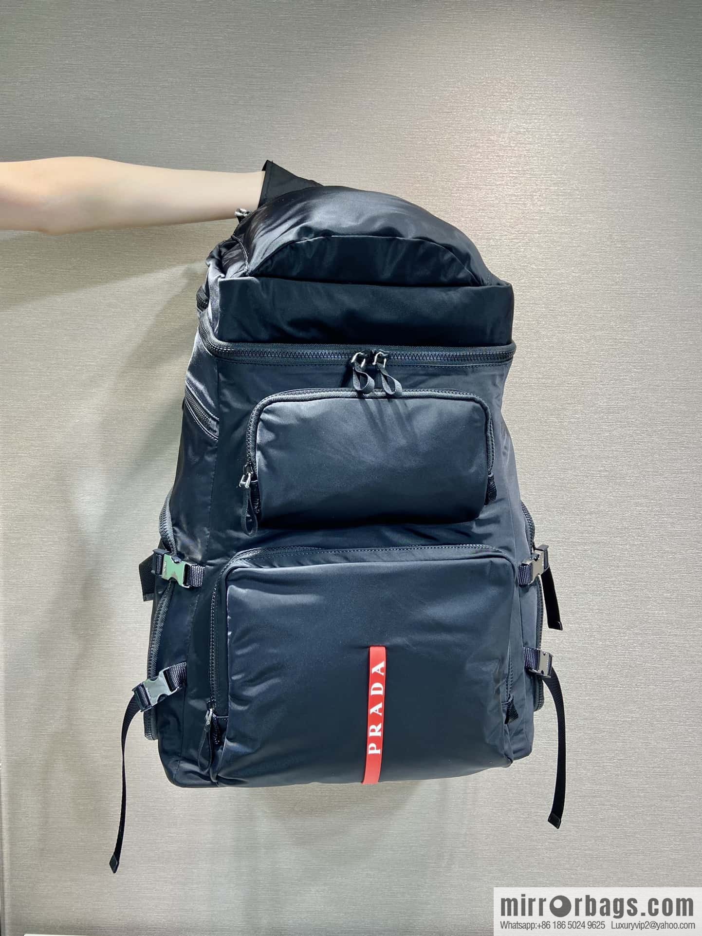 PRADA 🎉 new mountaineering bag 🎉 2VZ086 new product