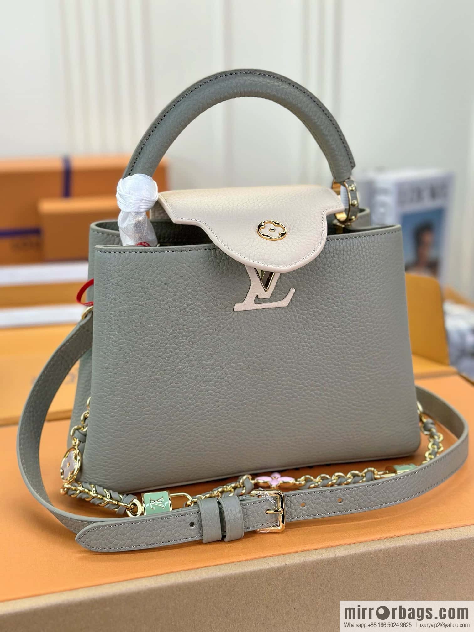 LV M24471 CAPUCINES BB handbag