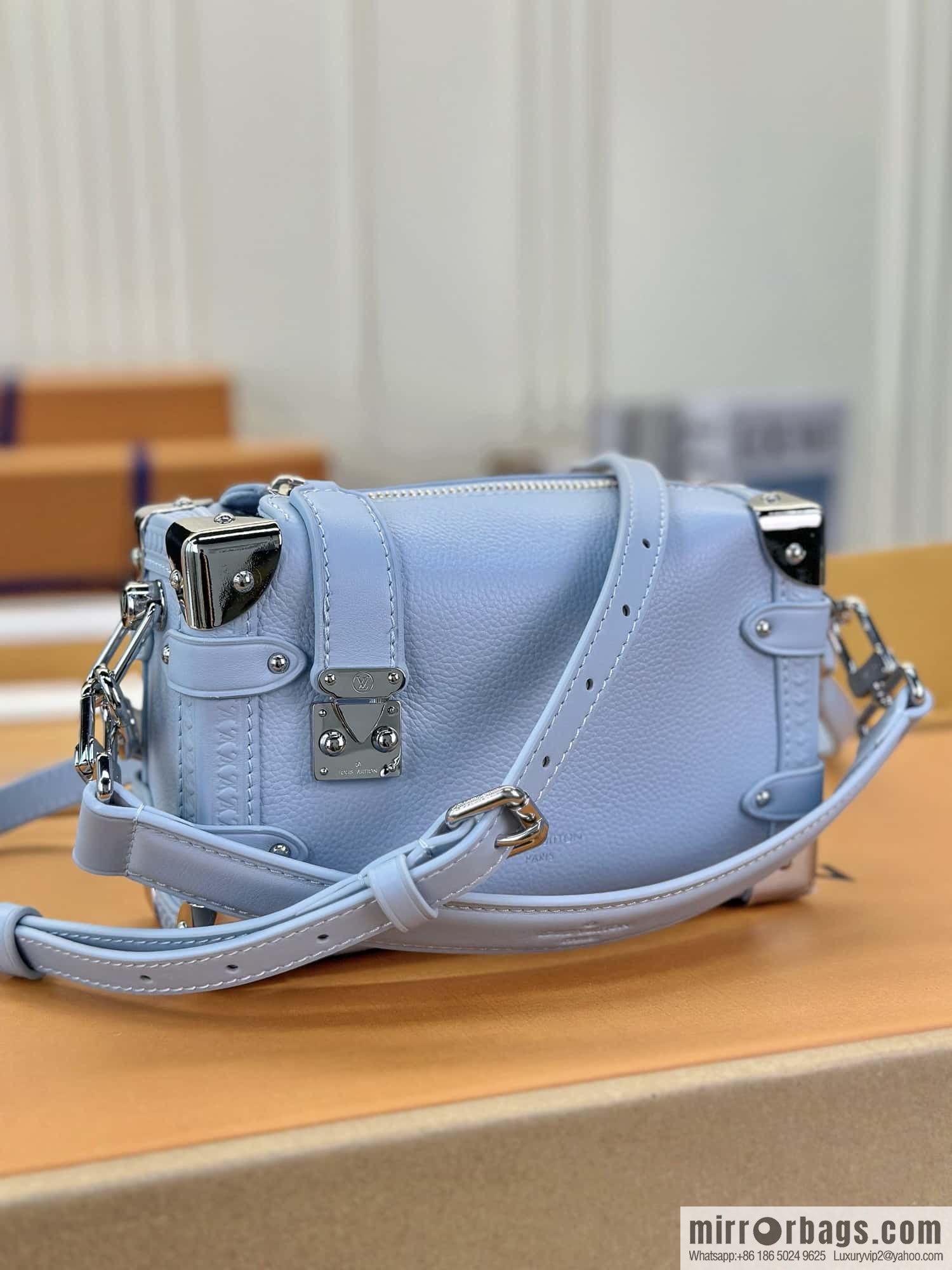 LV M25067 SIDE TRUNK small handbag
