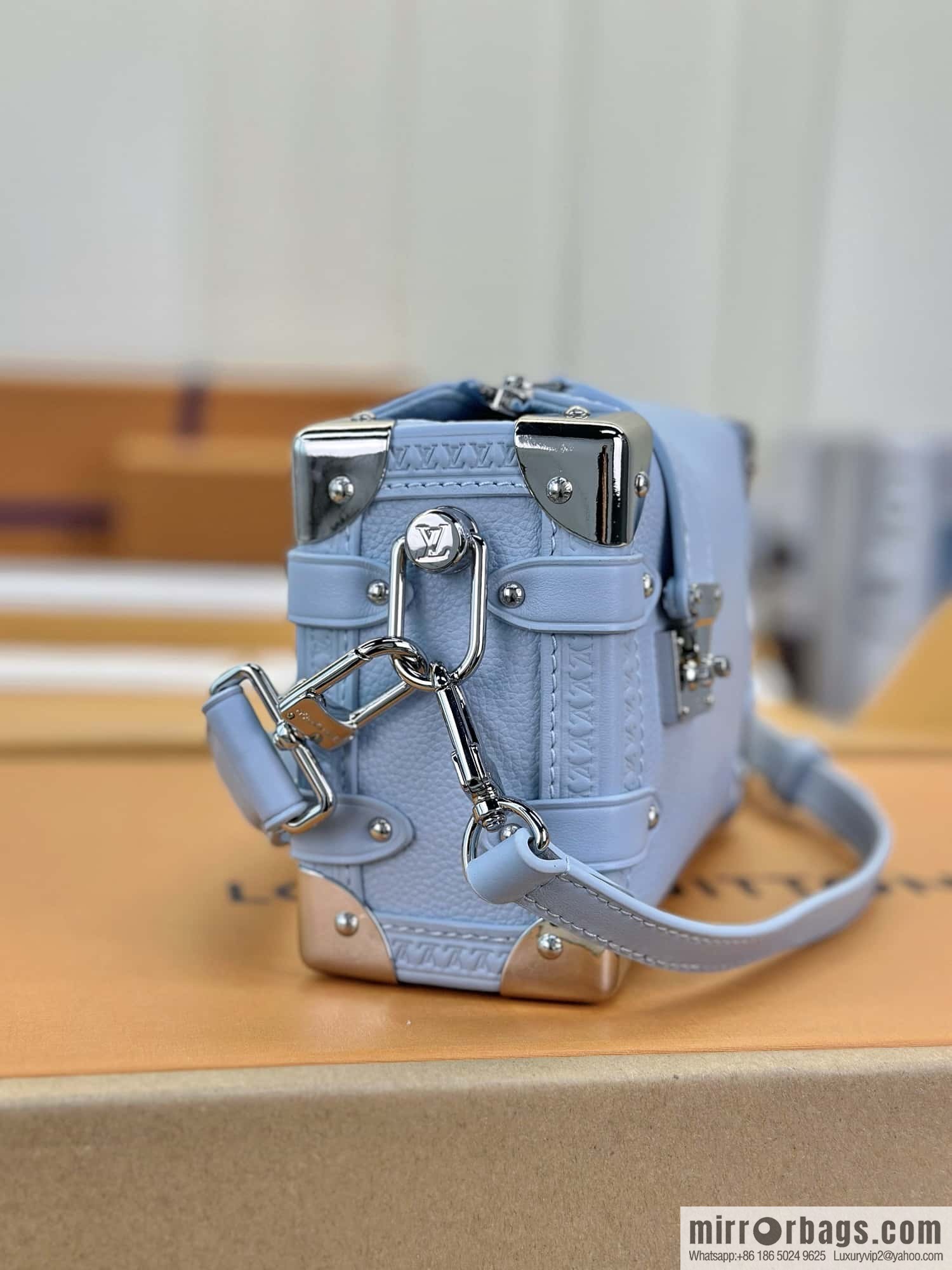 LV M25067 SIDE TRUNK small handbag