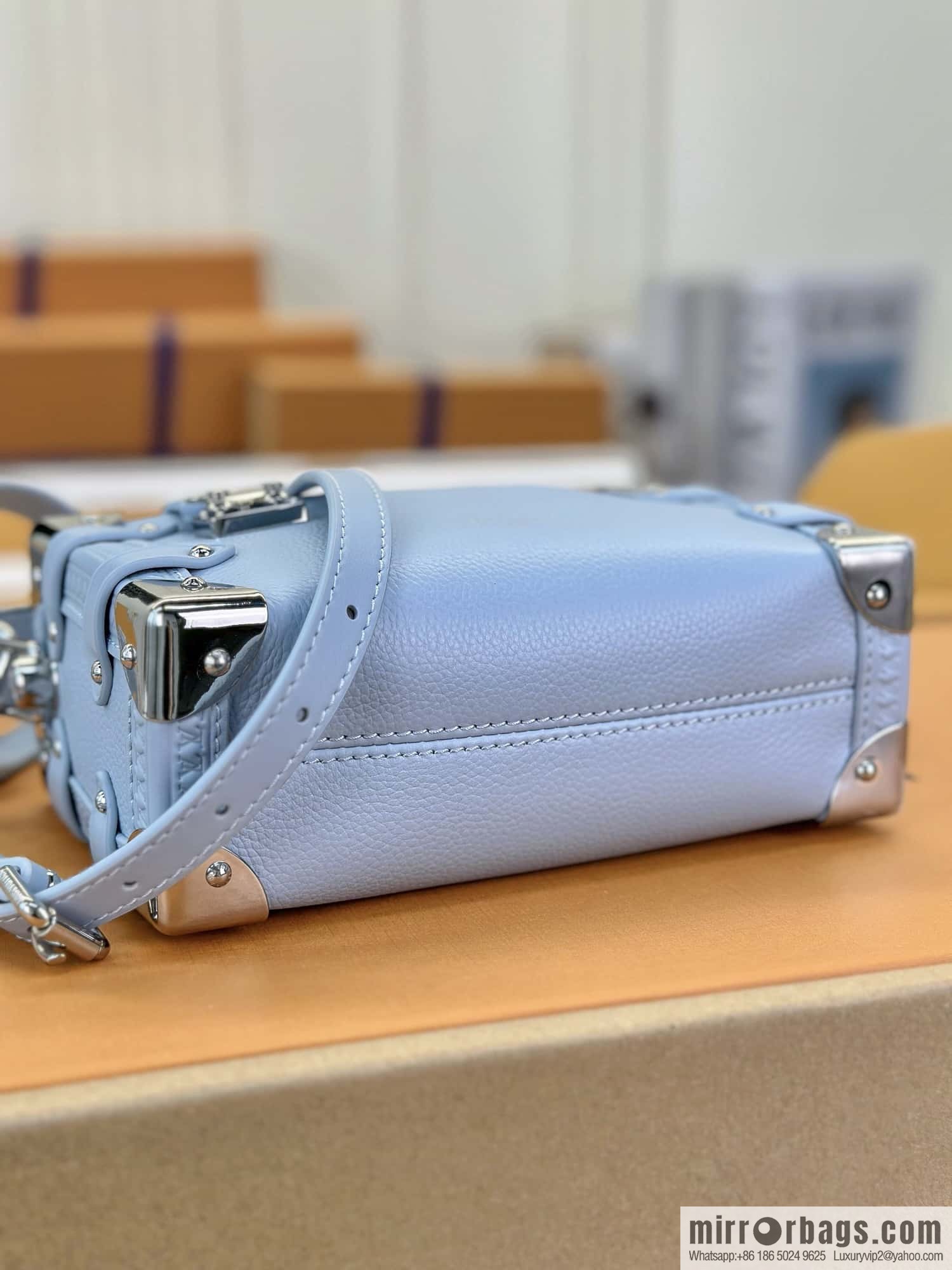 LV M25067 SIDE TRUNK small handbag