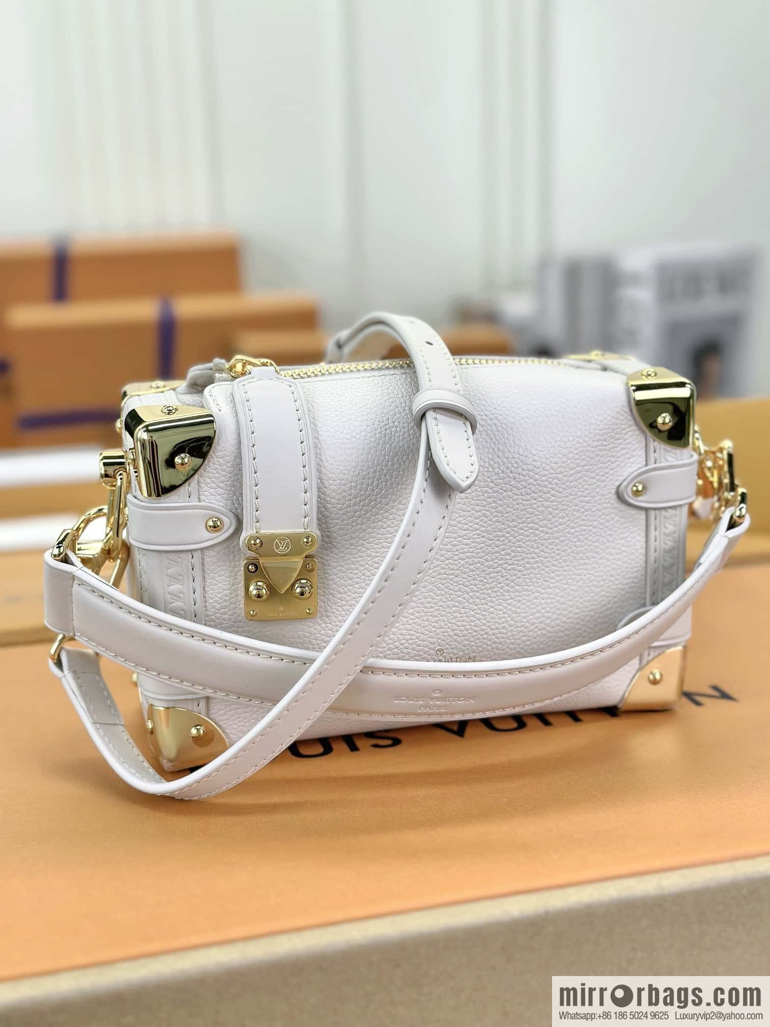 LV M23915 SIDE TRUNK small handbag