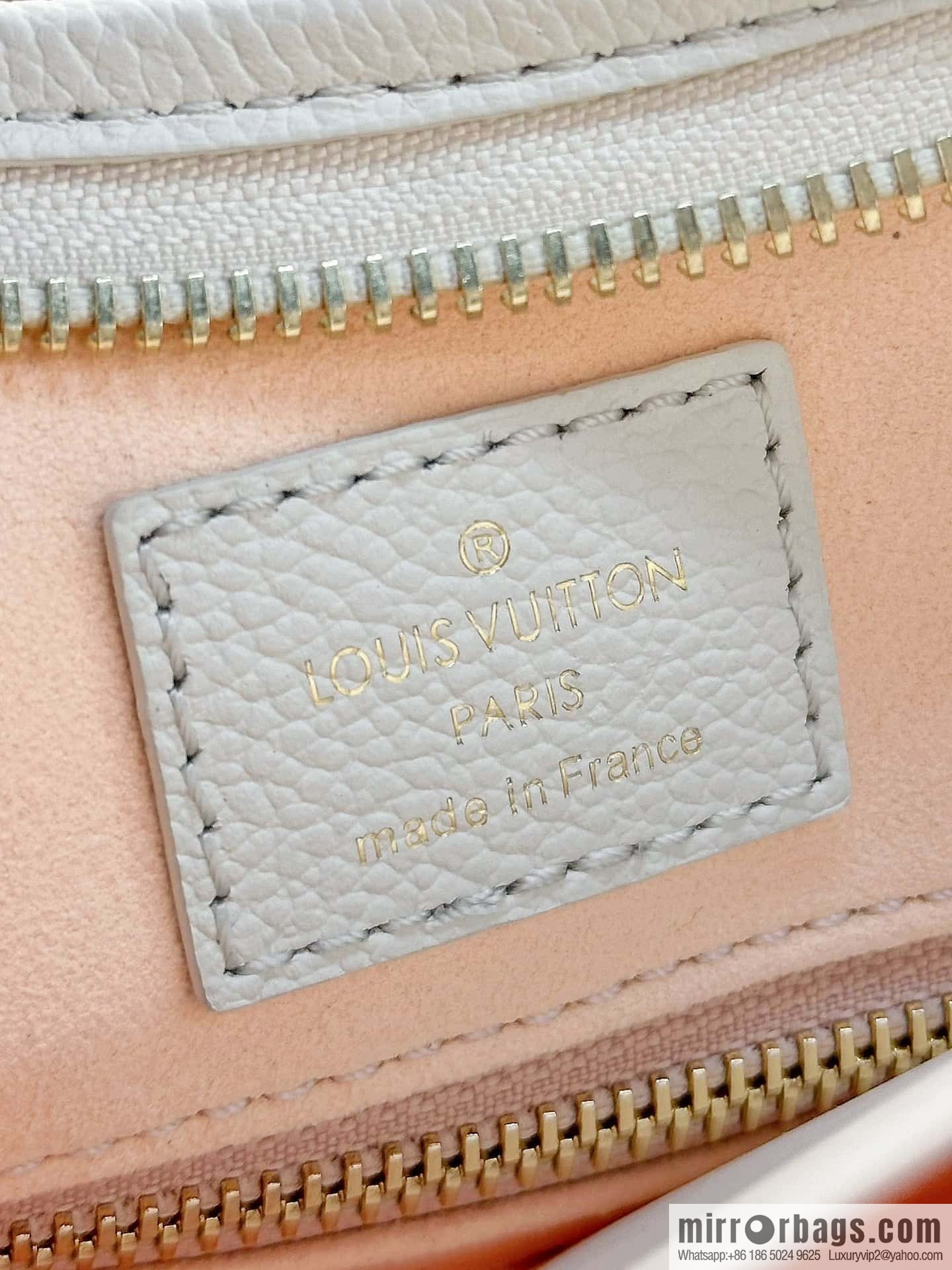 LV M24141 CARRYALL Small handbag