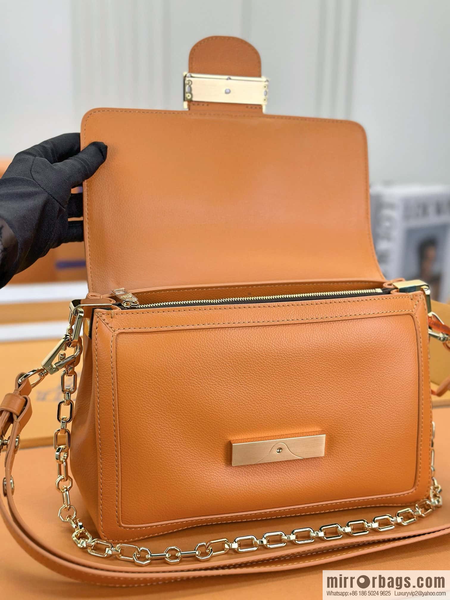 LV M25048 DAUPHINE SOFT medium handbag