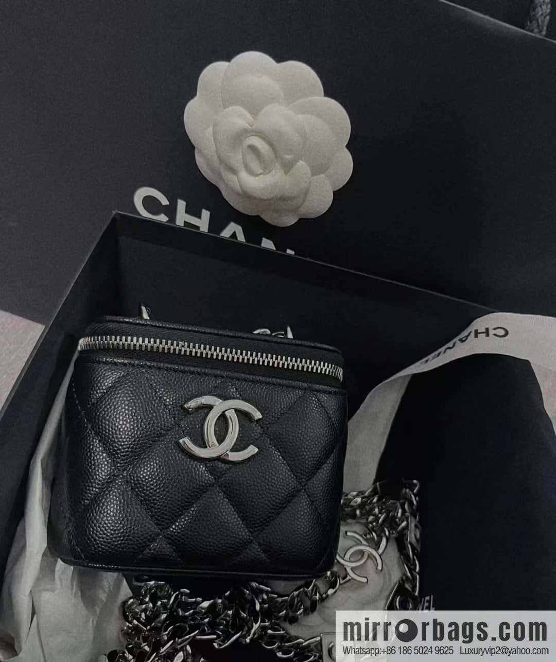 CHANEL 2022cc spring and summer series, enamel buckle lychee leather mouth red envelope AP2718