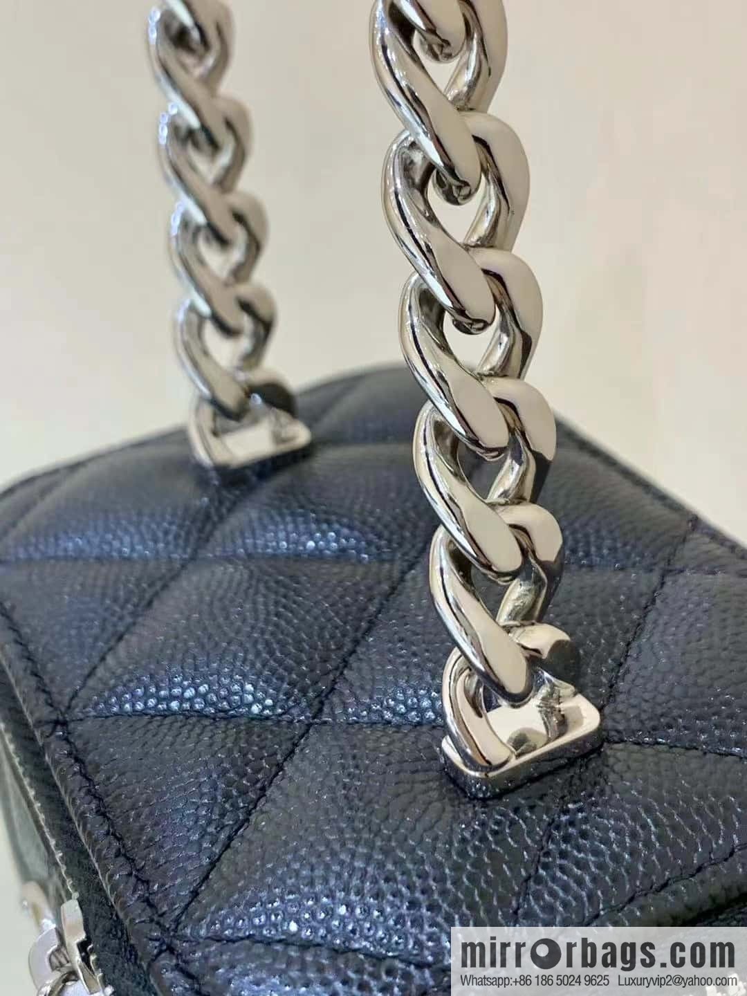 CHANEL 2022cc spring and summer series, enamel buckle lychee leather mouth red envelope AP2718