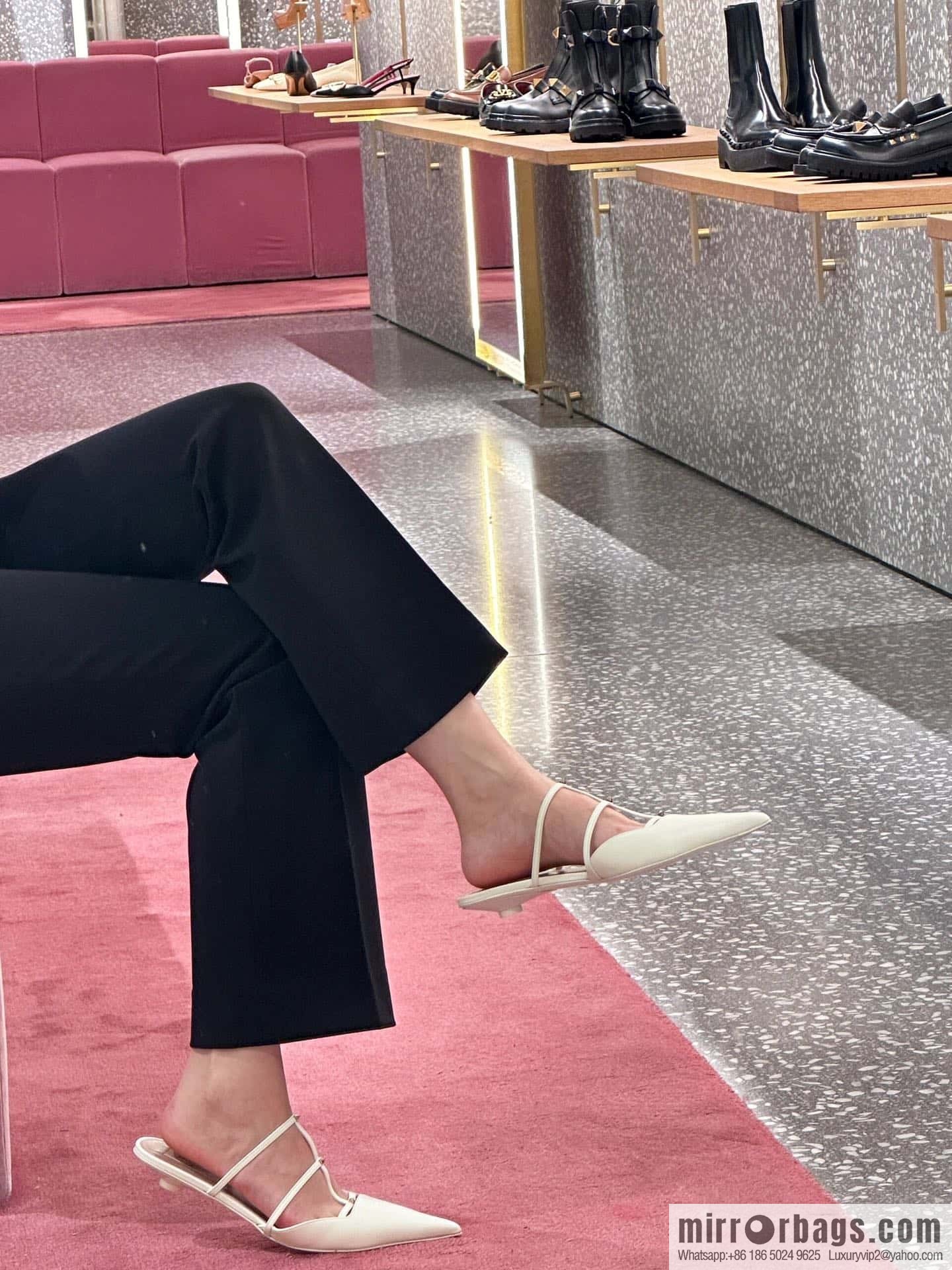 𝐕𝐚𝐥𝐞𝐧𝐭𝐢𝐧𝐨 Warren Newest pointy straps, kitten heels, muller sandals, slippers