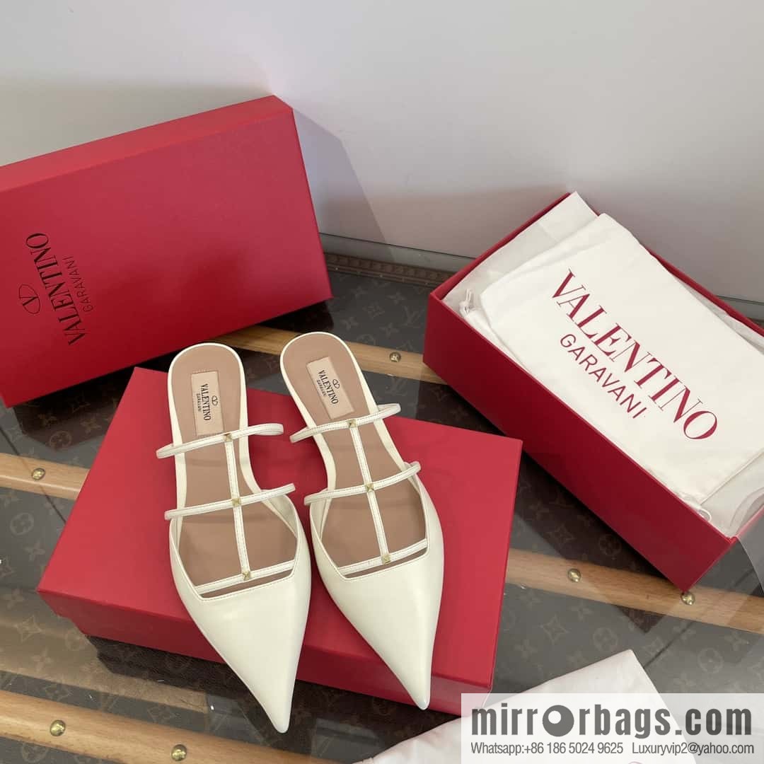 𝐕𝐚𝐥𝐞𝐧𝐭𝐢𝐧𝐨 Warren Newest pointy straps, kitten heels, muller sandals, slippers