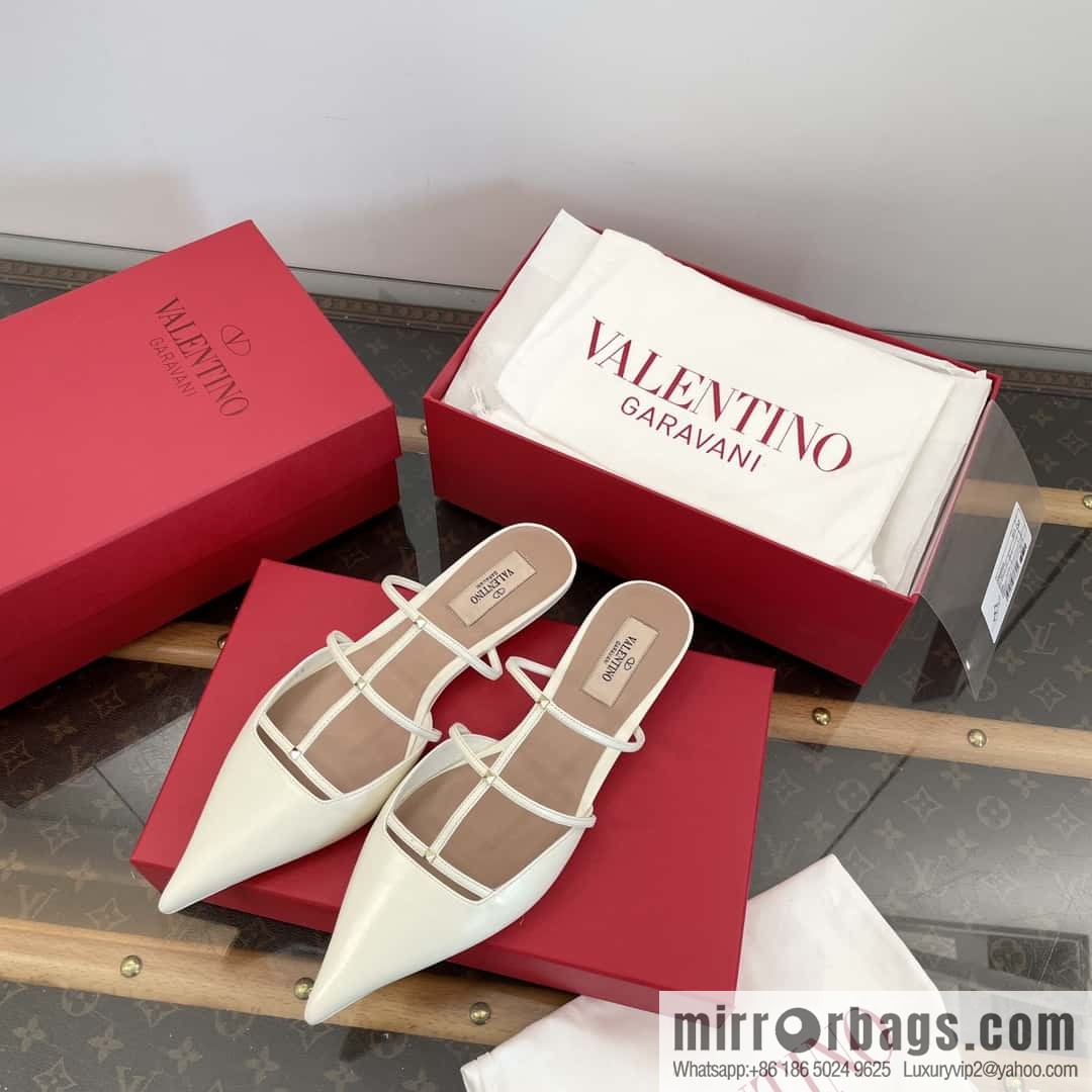𝐕𝐚𝐥𝐞𝐧𝐭𝐢𝐧𝐨 Warren Newest pointy straps, kitten heels, muller sandals, slippers