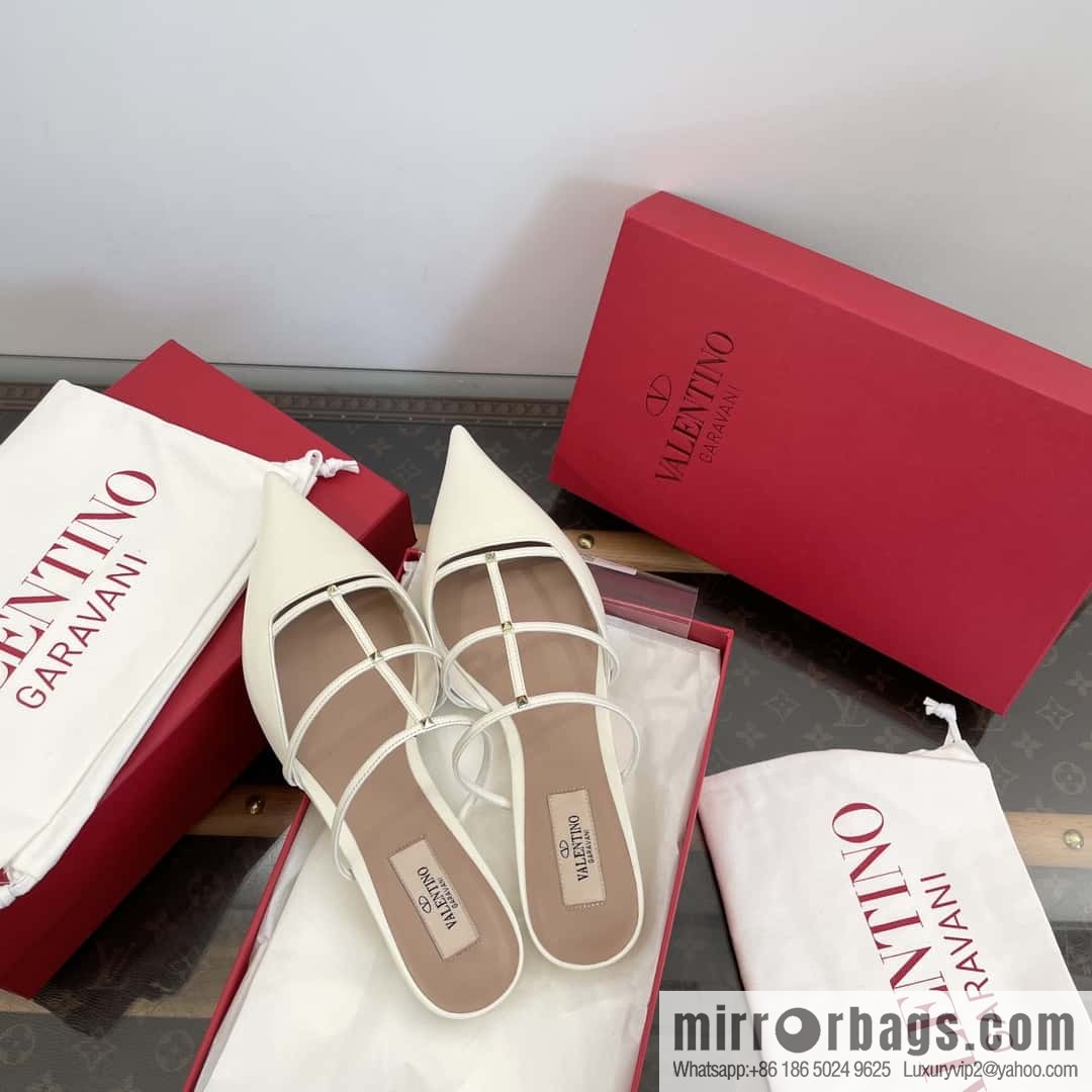 𝐕𝐚𝐥𝐞𝐧𝐭𝐢𝐧𝐨 Warren Newest pointy straps, kitten heels, muller sandals, slippers