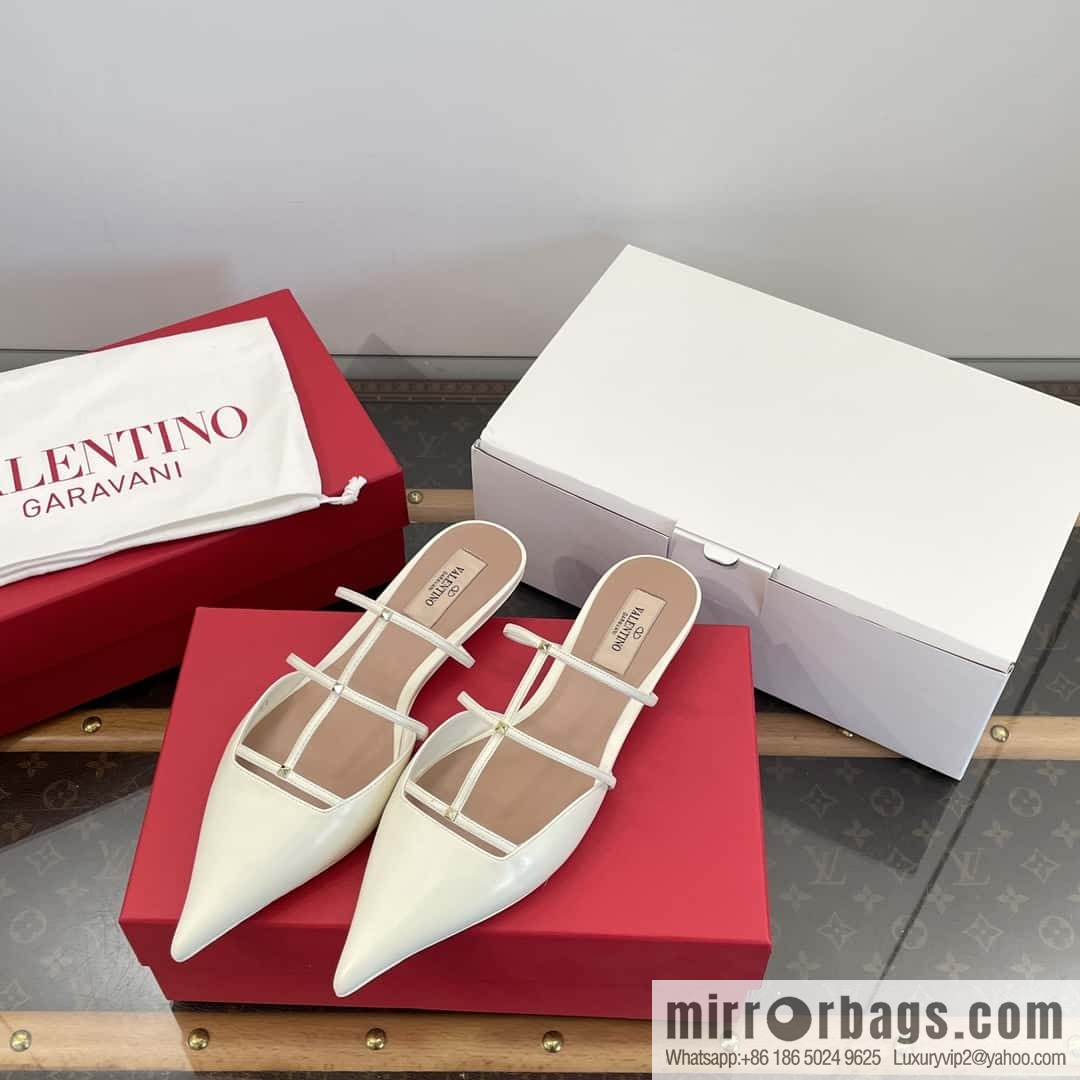 𝐕𝐚𝐥𝐞𝐧𝐭𝐢𝐧𝐨 Warren Newest pointy straps, kitten heels, muller sandals, slippers