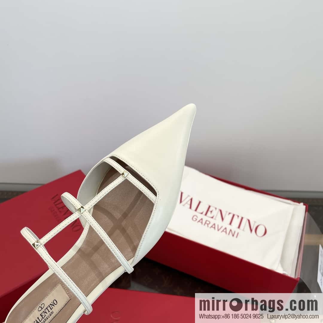 𝐕𝐚𝐥𝐞𝐧𝐭𝐢𝐧𝐨 Warren Newest pointy straps, kitten heels, muller sandals, slippers