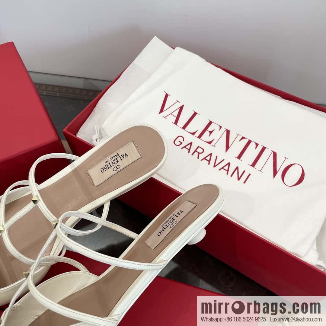 𝐕𝐚𝐥𝐞𝐧𝐭𝐢𝐧𝐨 Warren Newest pointy straps, kitten heels, muller sandals, slippers