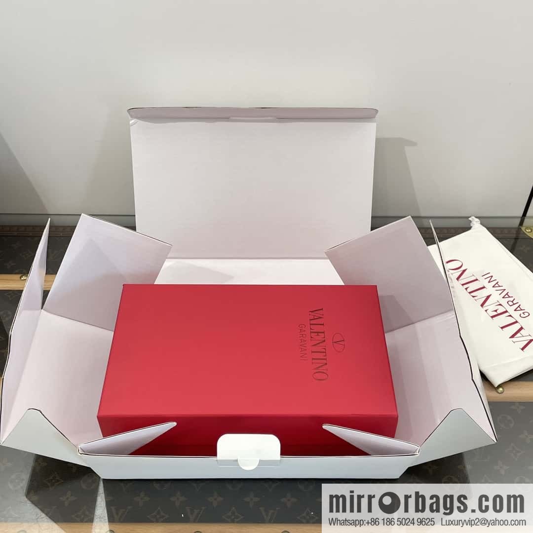 𝐕𝐚𝐥𝐞𝐧𝐭𝐢𝐧𝐨 Warren Newest pointy straps, kitten heels, muller sandals, slippers