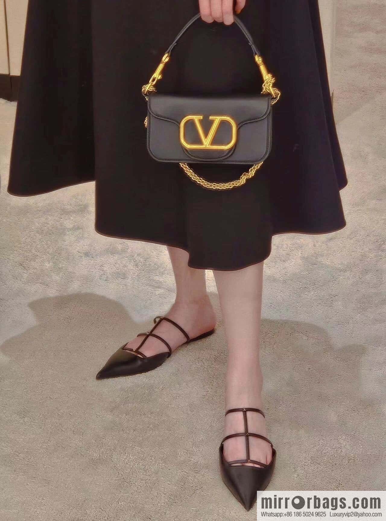 𝐕𝐚𝐥𝐞𝐧𝐭𝐢𝐧𝐨 Warren Newest pointy straps, kitten heels, muller sandals, slippers