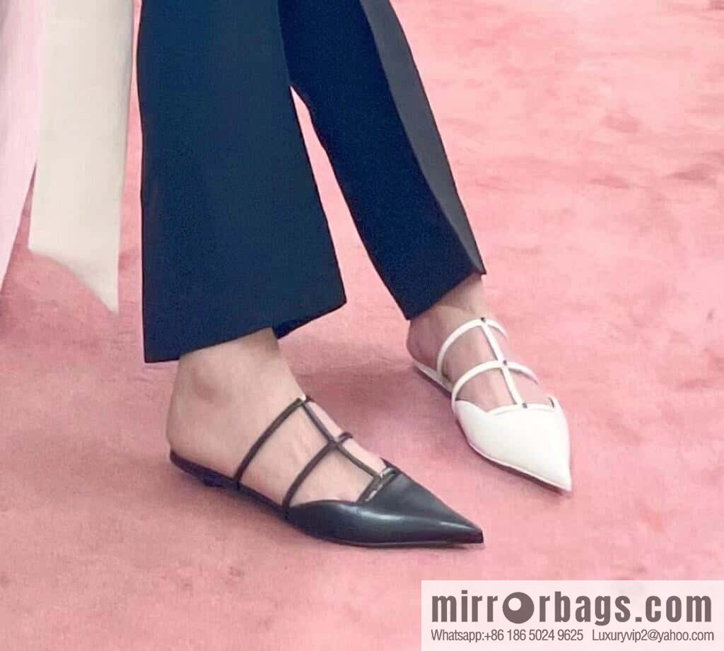 𝐕𝐚𝐥𝐞𝐧𝐭𝐢𝐧𝐨 Warren Newest pointy straps, kitten heels, muller sandals, slippers