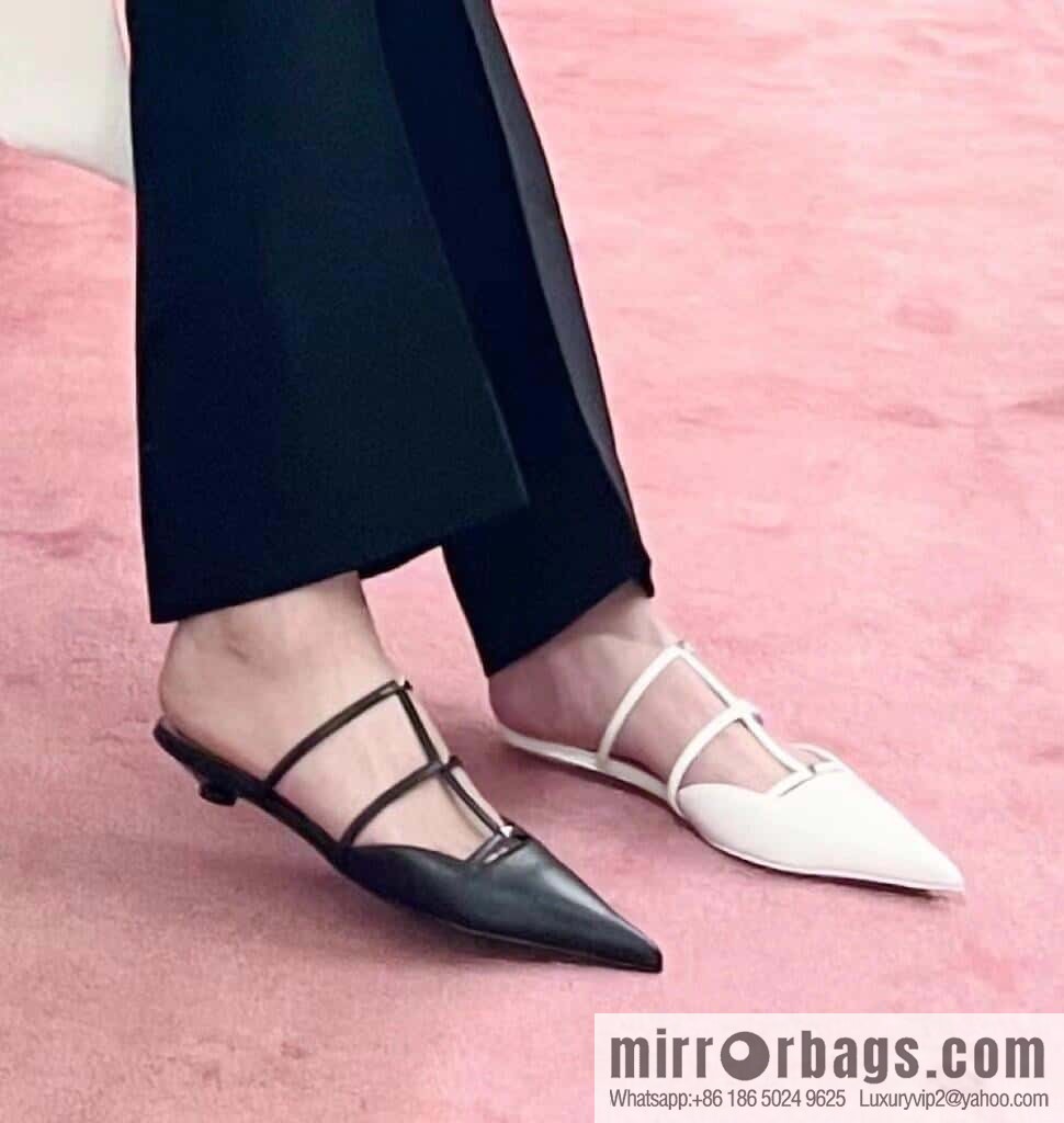 𝐕𝐚𝐥𝐞𝐧𝐭𝐢𝐧𝐨 Warren Newest pointy straps, kitten heels, muller sandals, slippers