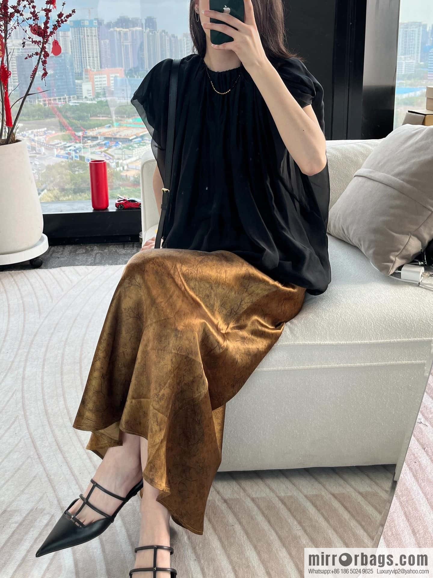 𝐕𝐚𝐥𝐞𝐧𝐭𝐢𝐧𝐨 Warren Newest pointy straps, kitten heels, muller sandals, slippers