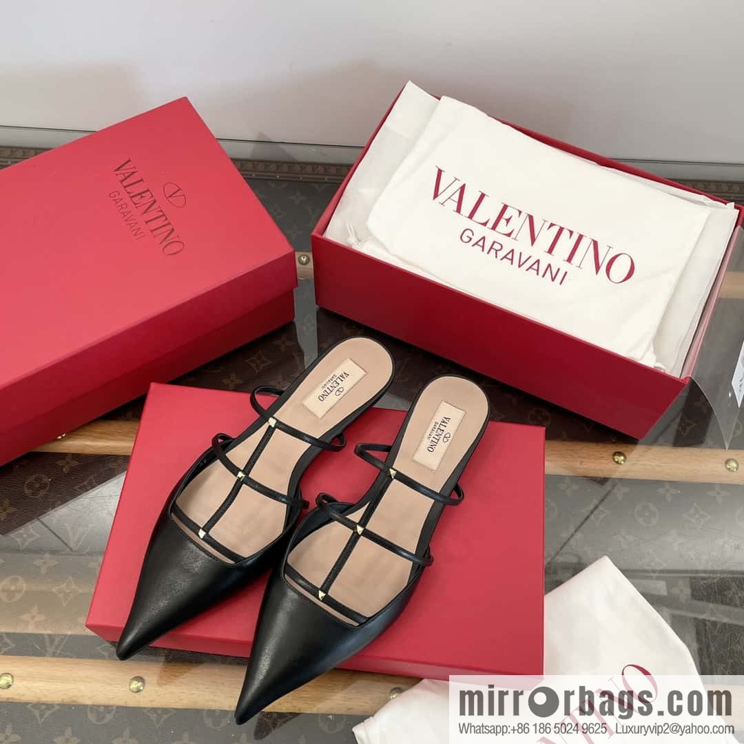 𝐕𝐚𝐥𝐞𝐧𝐭𝐢𝐧𝐨 Warren Newest pointy straps, kitten heels, muller sandals, slippers