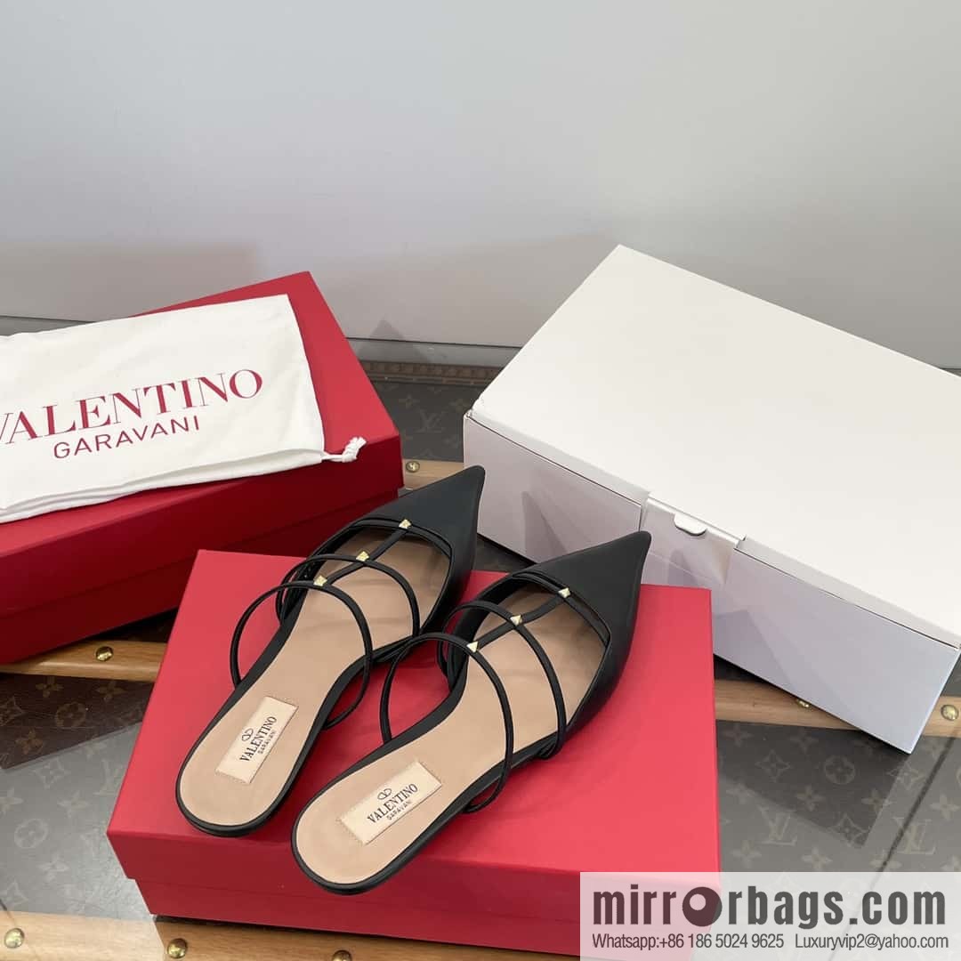 𝐕𝐚𝐥𝐞𝐧𝐭𝐢𝐧𝐨 Warren Newest pointy straps, kitten heels, muller sandals, slippers