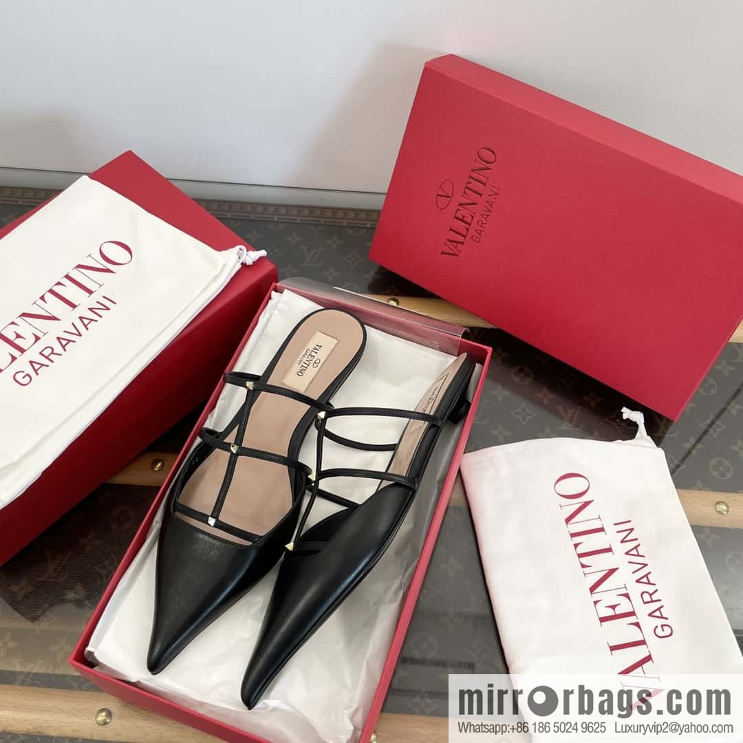 𝐕𝐚𝐥𝐞𝐧𝐭𝐢𝐧𝐨 Warren Newest pointy straps, kitten heels, muller sandals, slippers