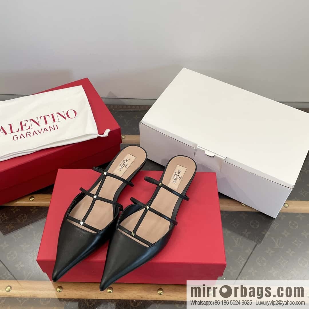 𝐕𝐚𝐥𝐞𝐧𝐭𝐢𝐧𝐨 Warren Newest pointy straps, kitten heels, muller sandals, slippers