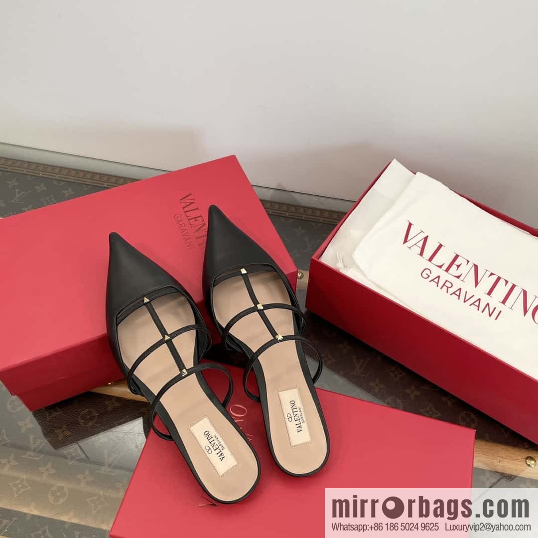 𝐕𝐚𝐥𝐞𝐧𝐭𝐢𝐧𝐨 Warren Newest pointy straps, kitten heels, muller sandals, slippers