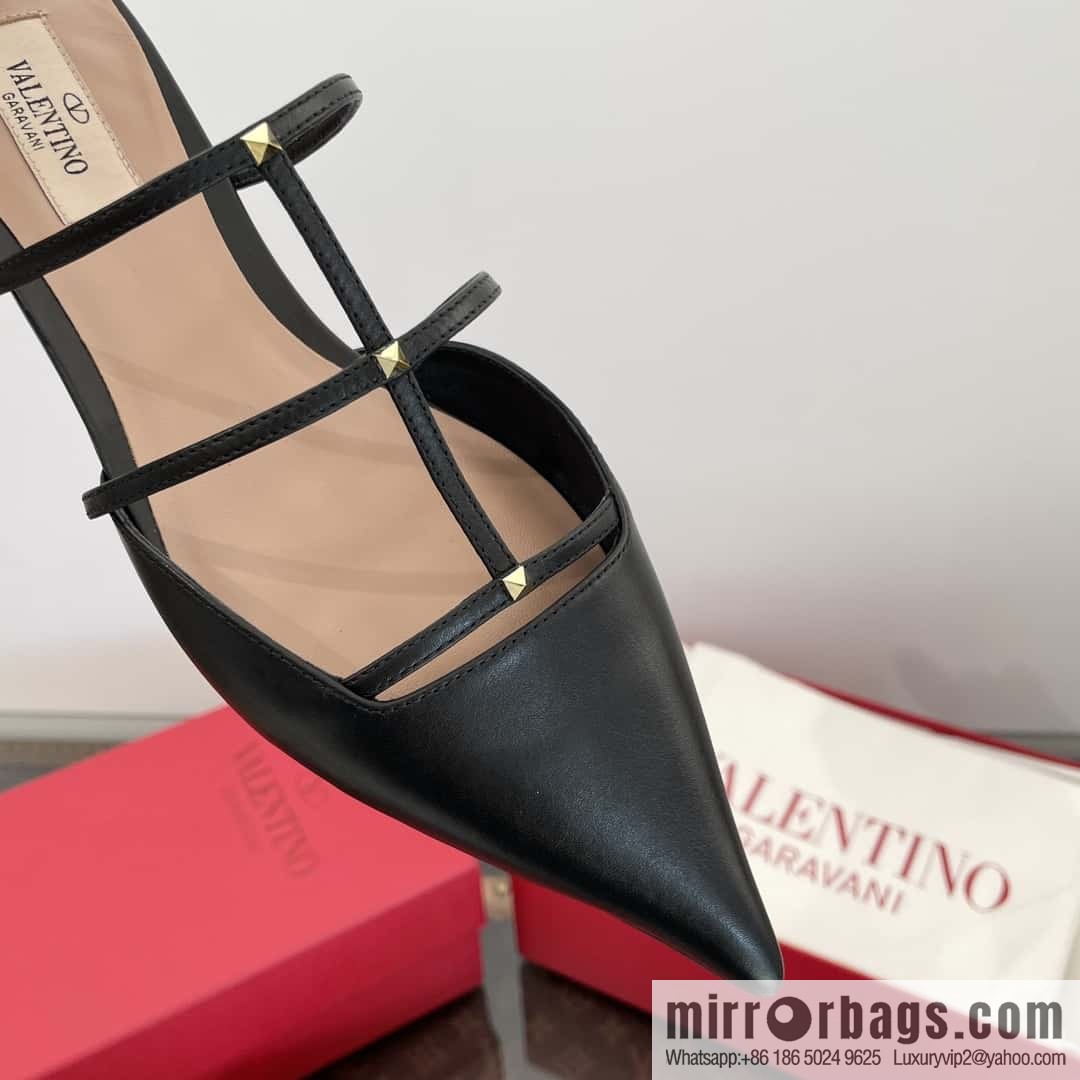 𝐕𝐚𝐥𝐞𝐧𝐭𝐢𝐧𝐨 Warren Newest pointy straps, kitten heels, muller sandals, slippers