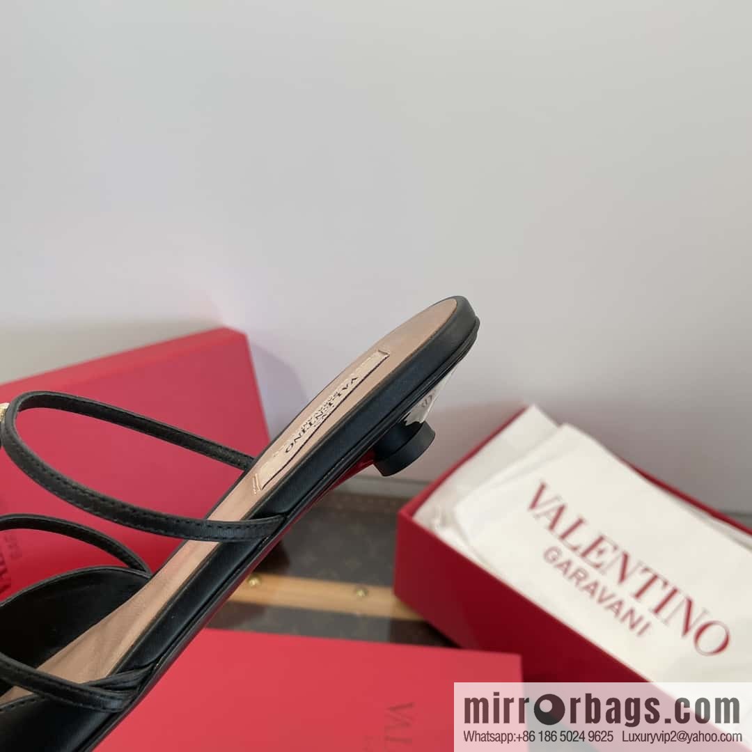 𝐕𝐚𝐥𝐞𝐧𝐭𝐢𝐧𝐨 Warren Newest pointy straps, kitten heels, muller sandals, slippers