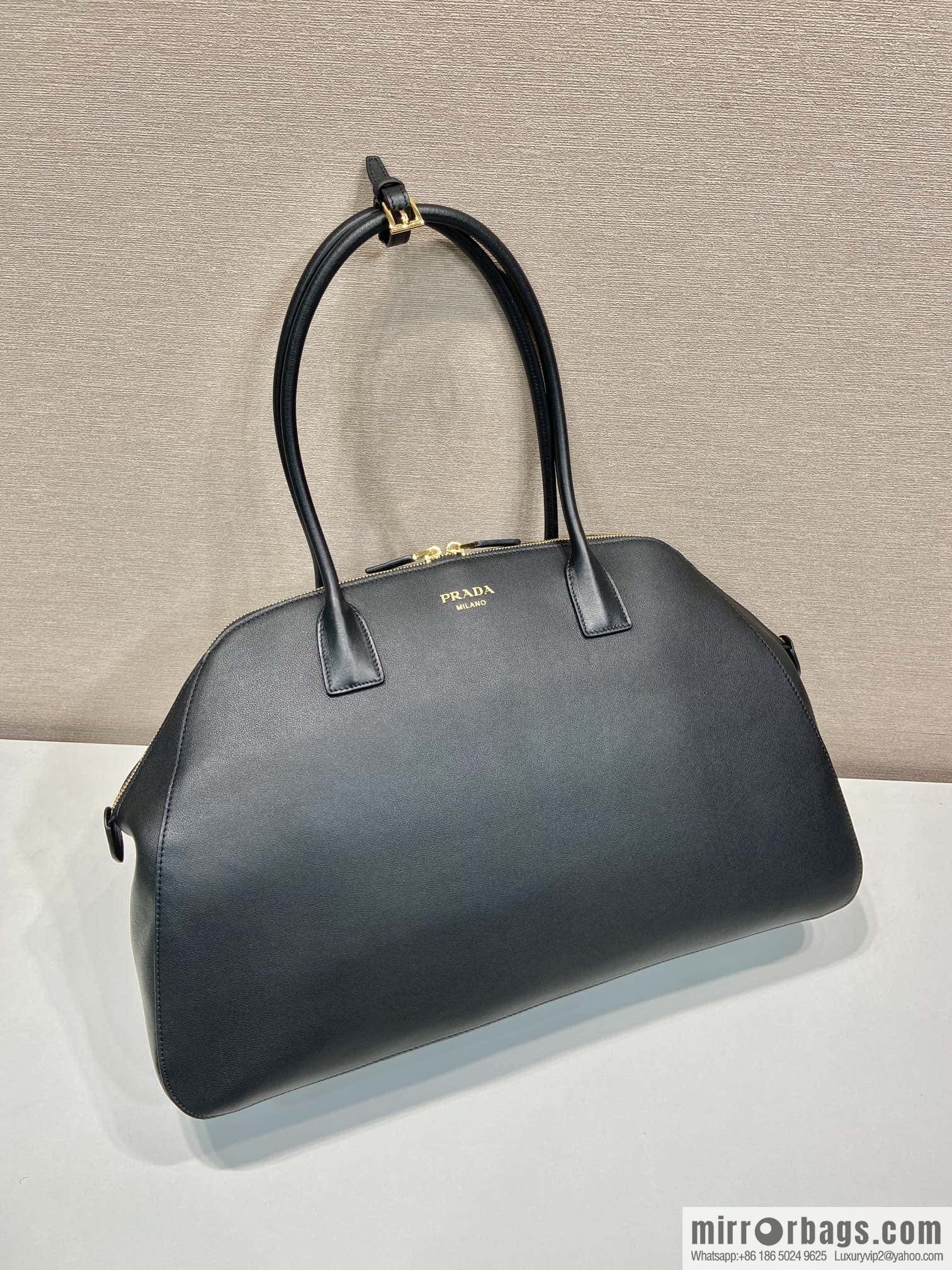 PRADA 🎉 new 🎉 1BG506 black