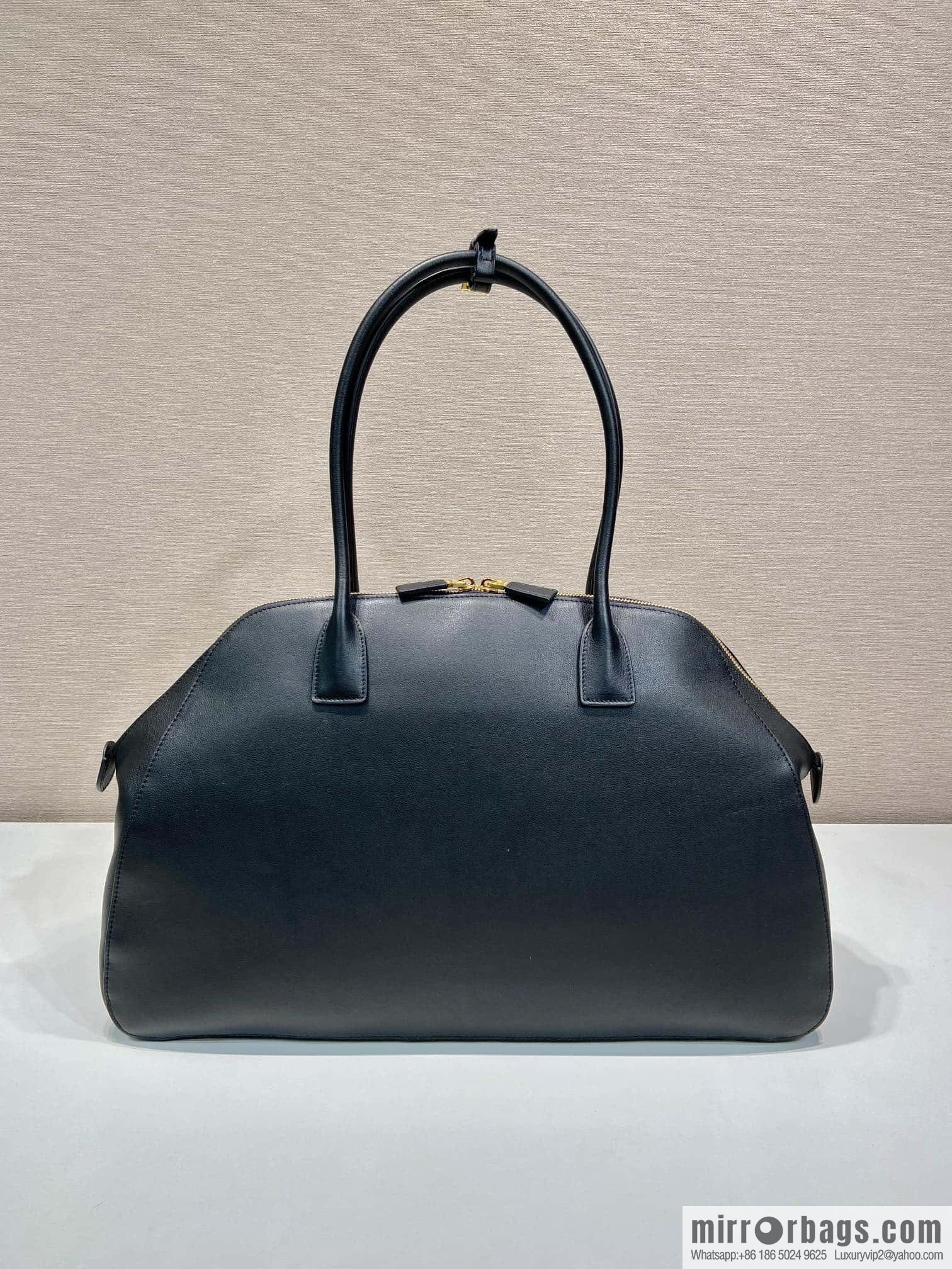 PRADA 🎉 new 🎉 1BG506 black