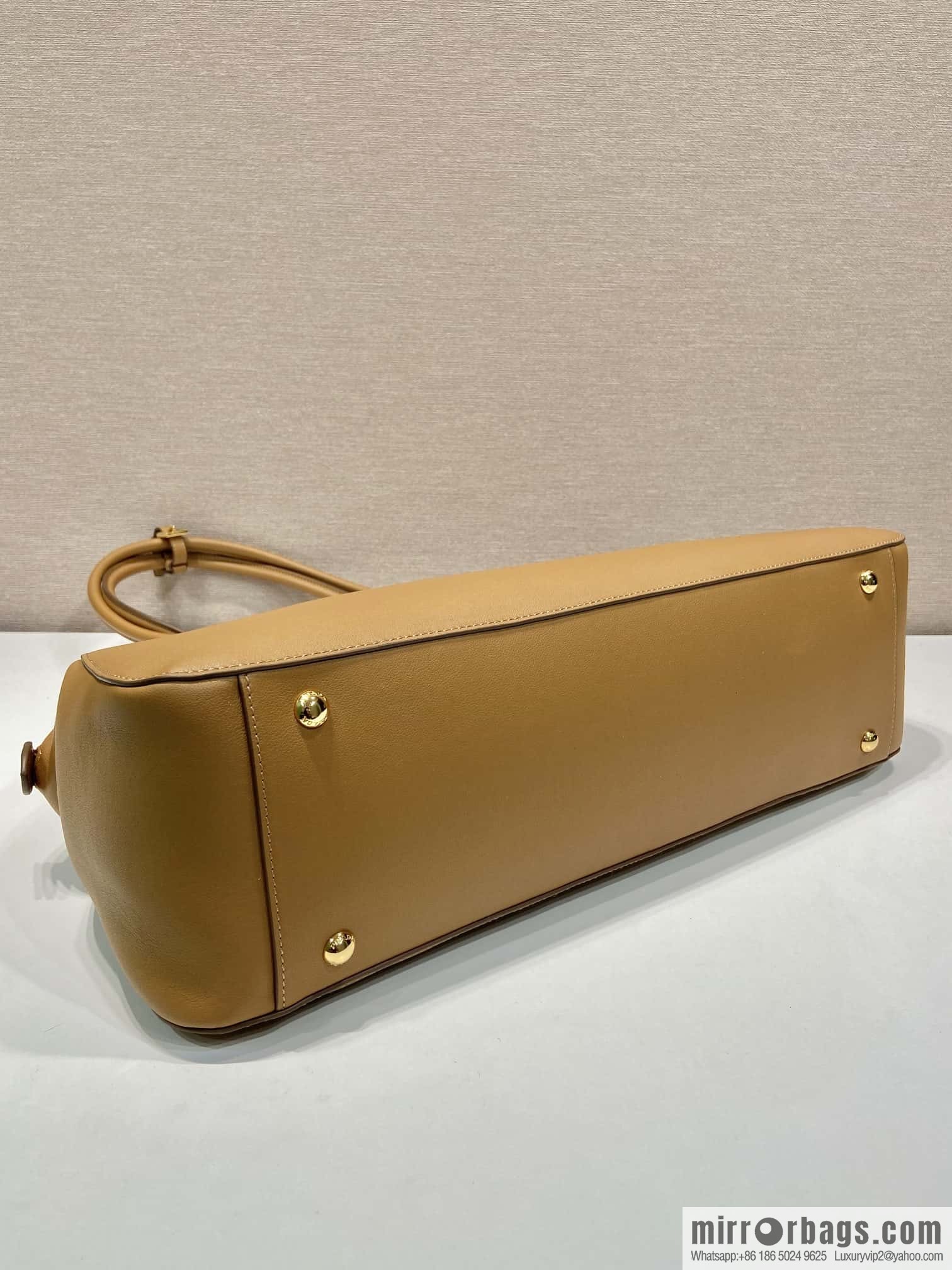 PRADA 🎉 new 🎉 1BG506 brown