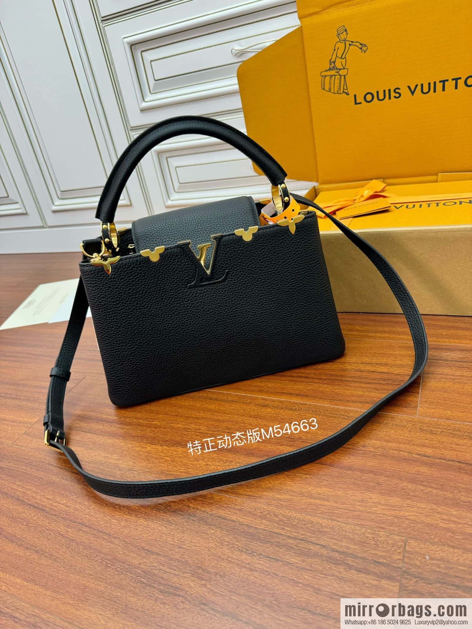 LV M54663 Capucines medium handbag
