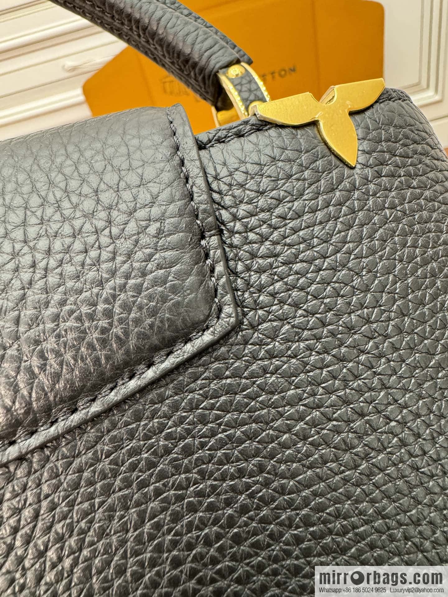 LV M54663 Capucines medium handbag