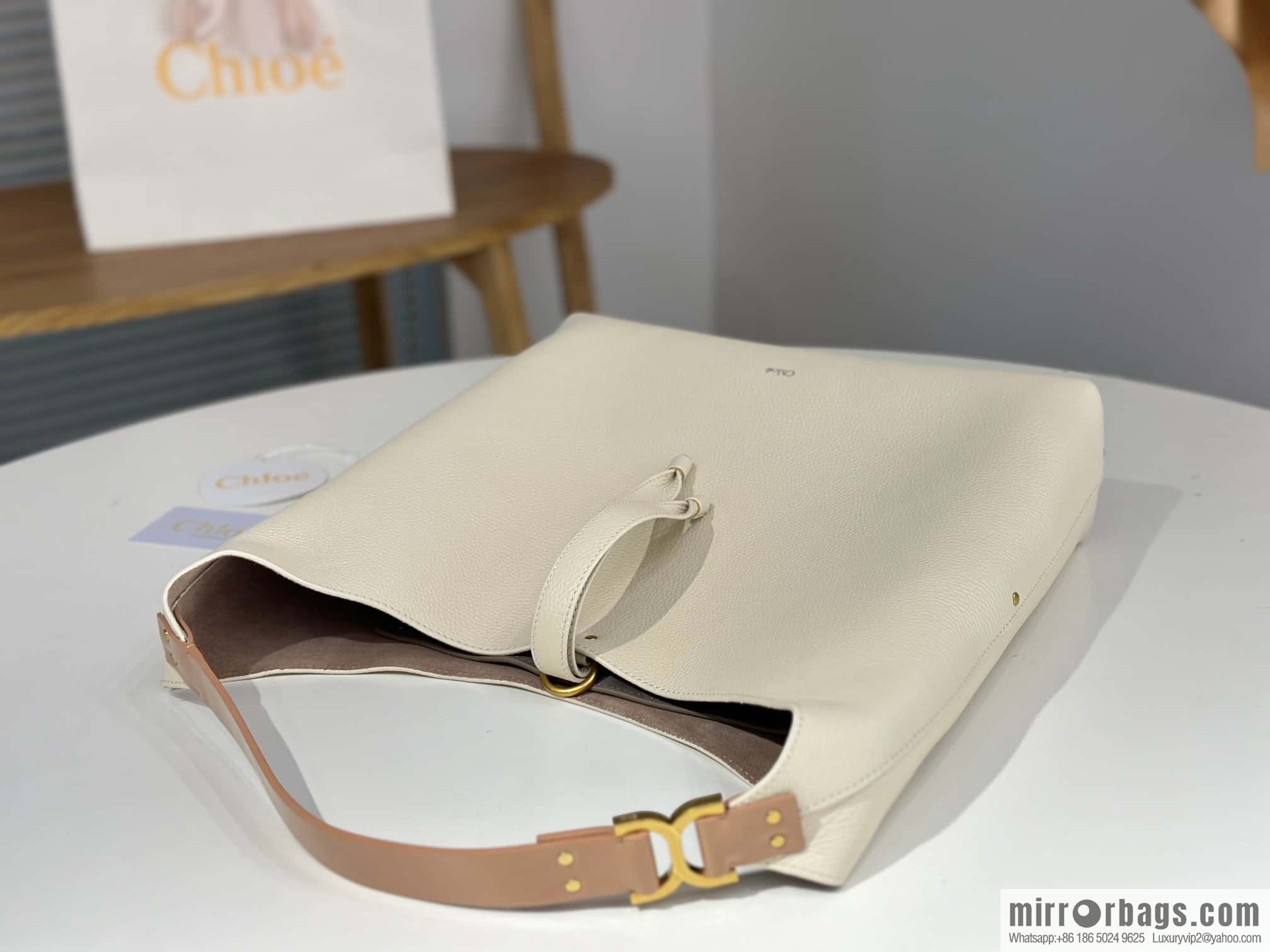 Marcie Hobo bag 💕 36CM white