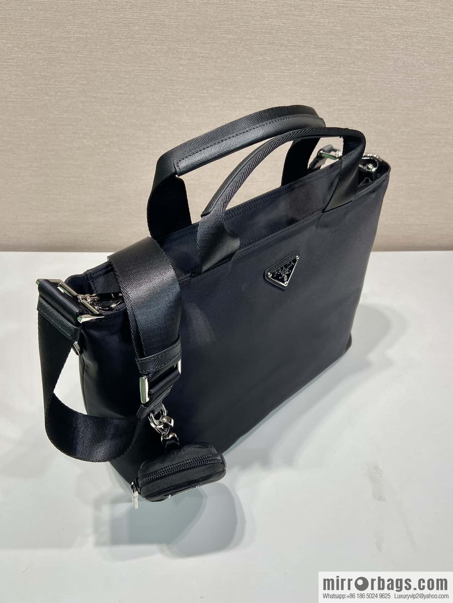 PRADA 🎉 upgrade/neutral briefcase 🎉 1BG876A