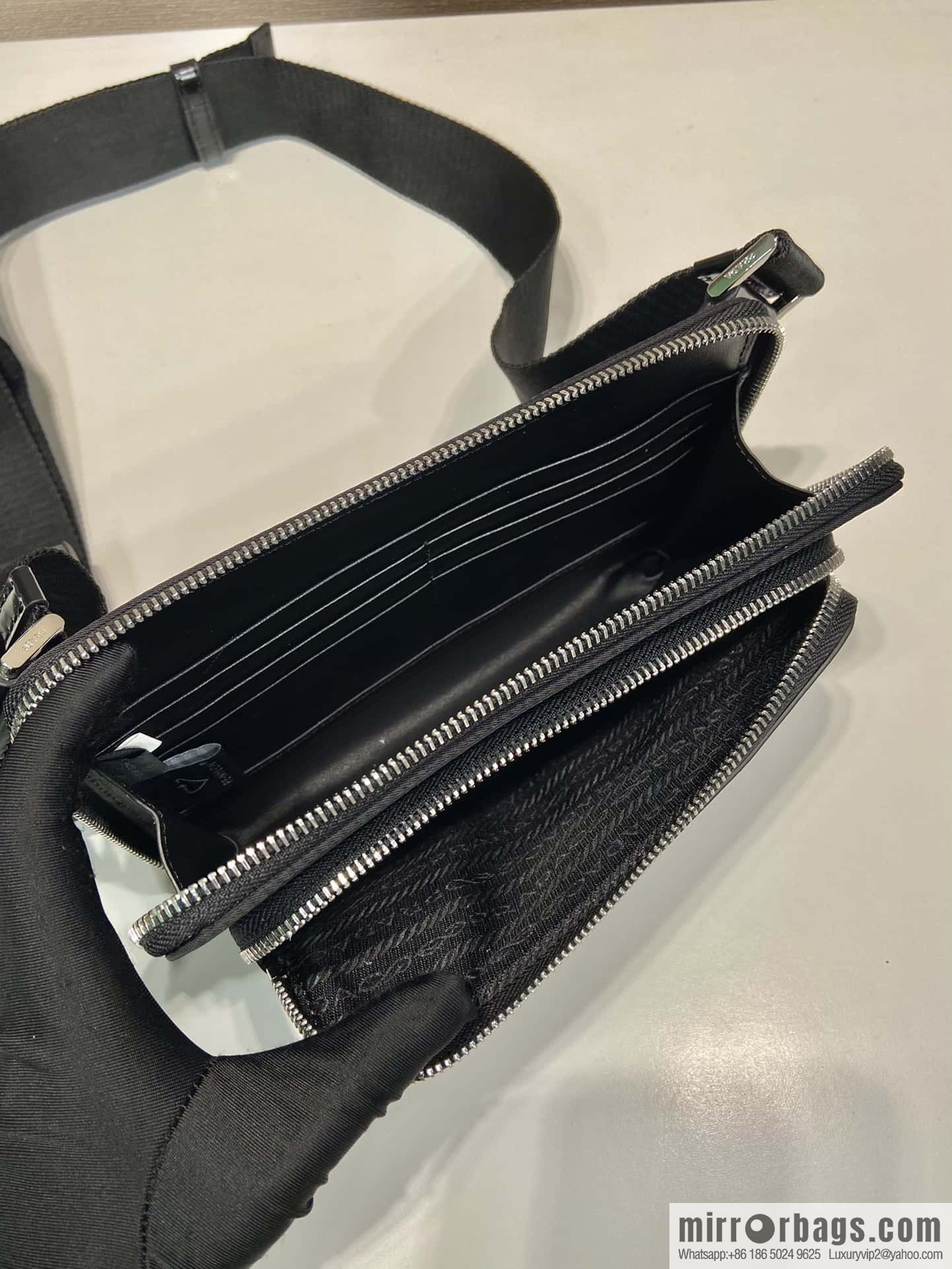 PRADA 🎉 new fanny pack 🎉 2VH156A🎉