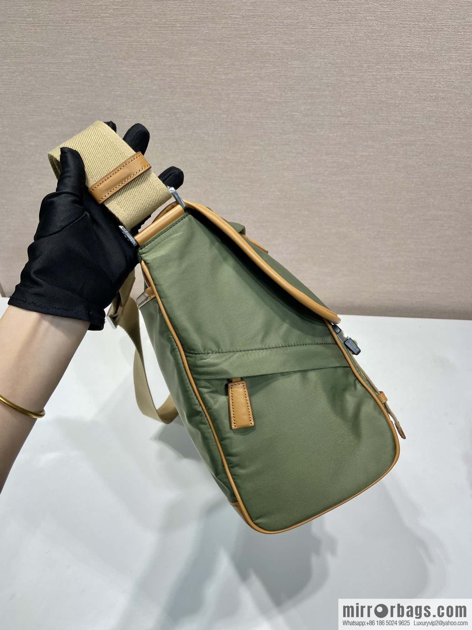 PRADA 🎉 new messenger bag 🎉🎉 2VD052A large new color