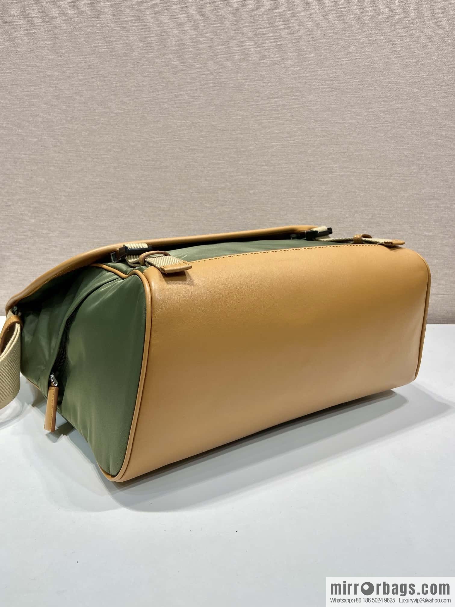 PRADA 🎉 new messenger bag 🎉🎉 2VD052A large new color