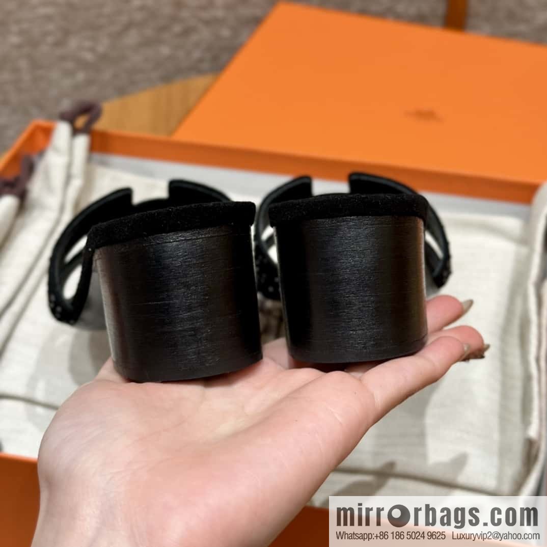 Hermès 10,000-year-old classic, the latest diamond surface H tow