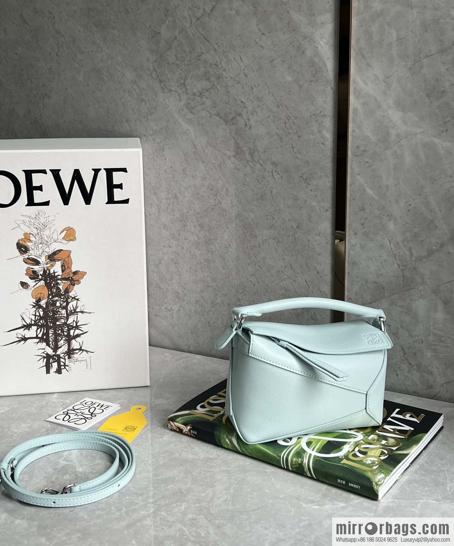 LOEWE new practice mini puzzle geometric bag 18CM 0680