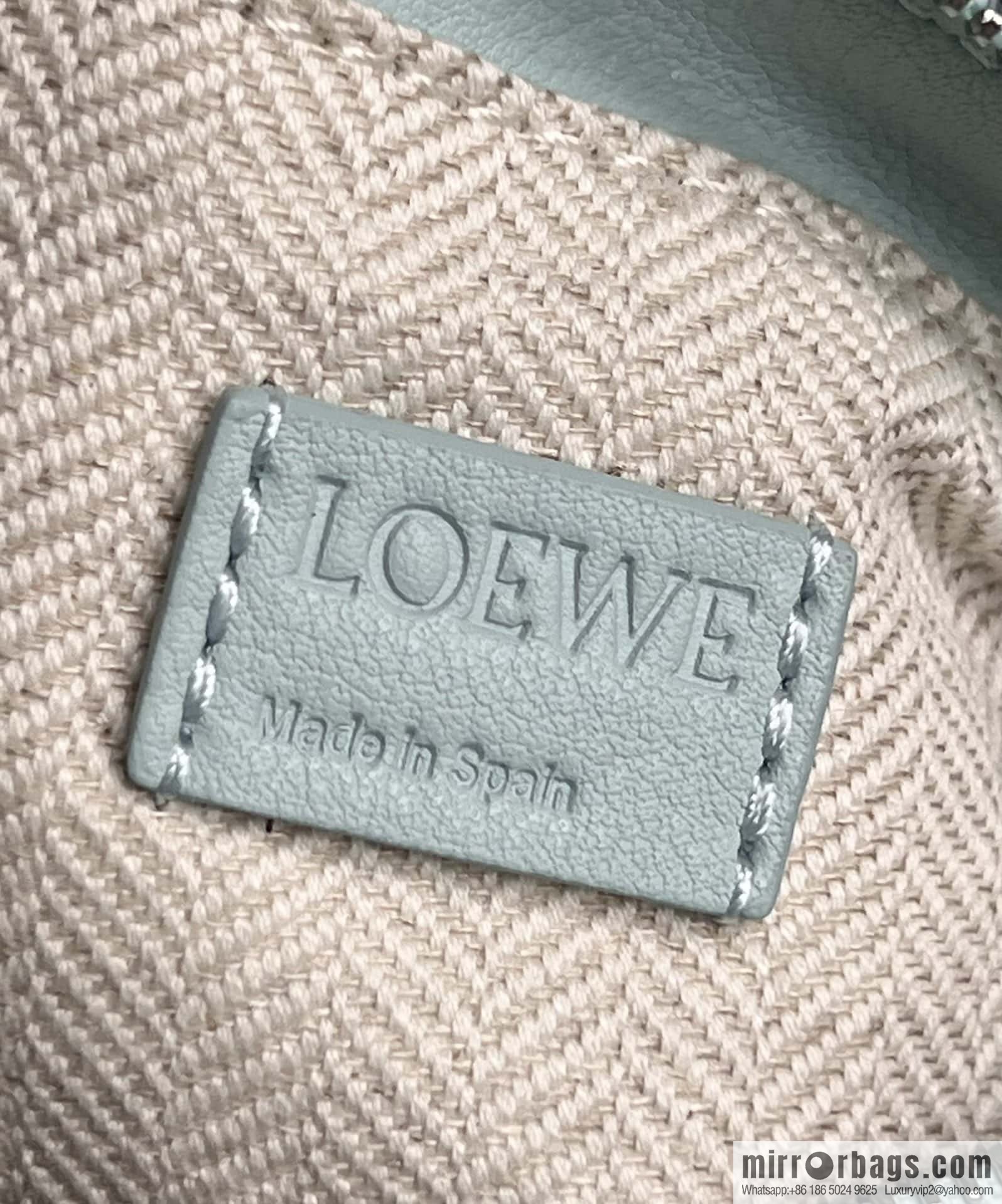 LOEWE new practice mini puzzle geometric bag 18CM 0680