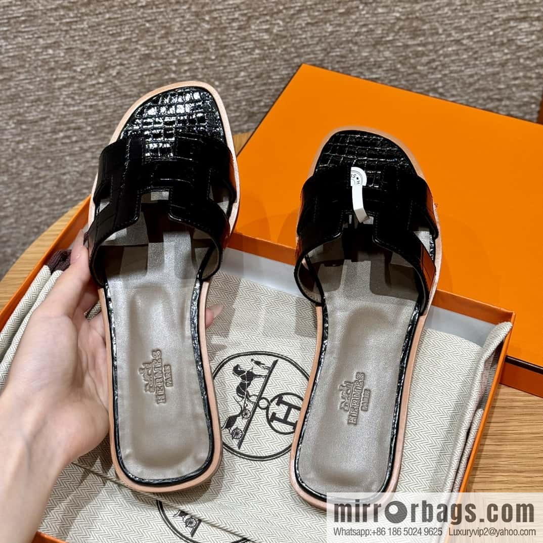 Hermès 181 Oran sandals alligator/crocodile 🐊 black/ck89/noir