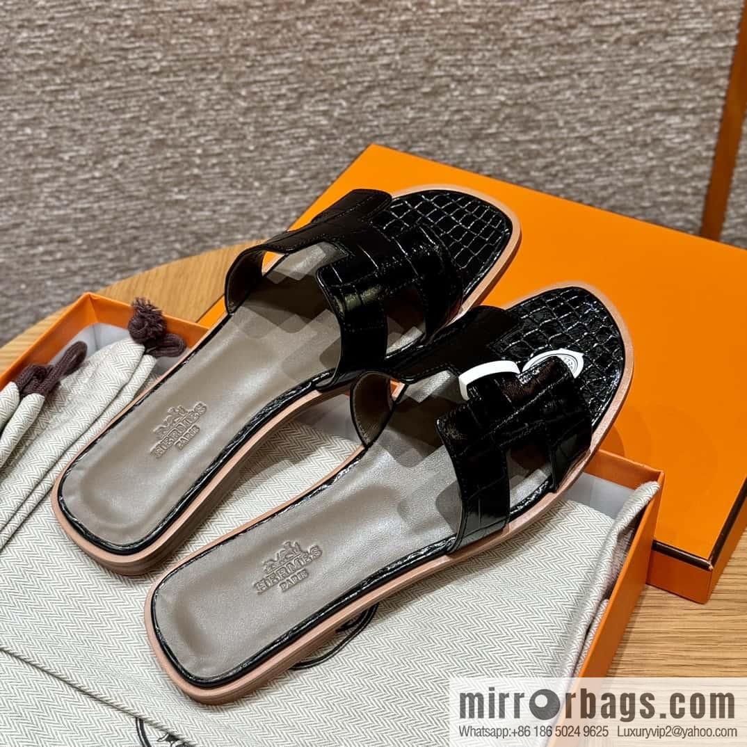 Hermès 181 Oran sandals alligator/crocodile 🐊 black/ck89/noir