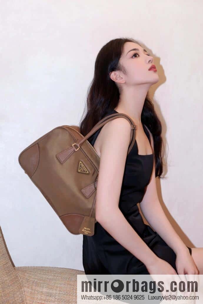 PRADA 🎉 new medieval bag 🎉 1BB115 M